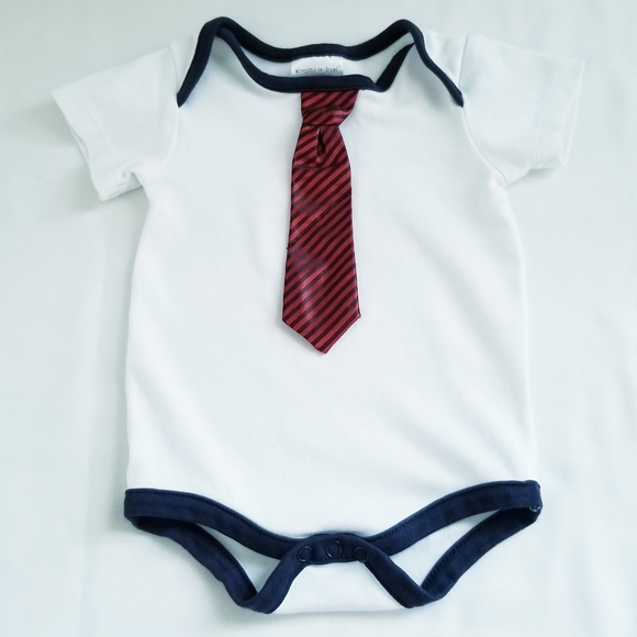 3/$25 Dressed to Drool Baby Boy Neck Tie Onesie Size 9 Months - Picture 4 of 9